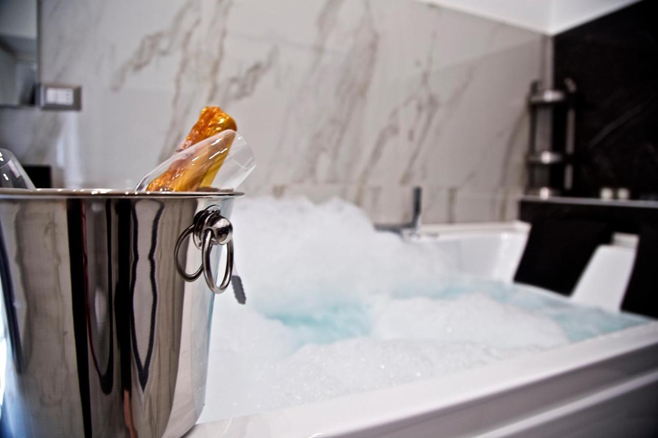 Scugnizzo Apartment Luxury Home Naples Extérieur photo